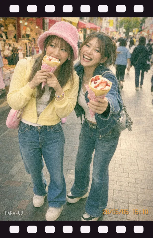 フィルムで撮ったパフェ。粒子とフィルムのミミつき